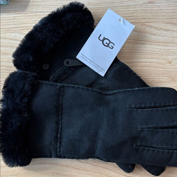 NWT UGG Seamed Touchscreen Shearling-Lined Gloves - Picture 3 of 4